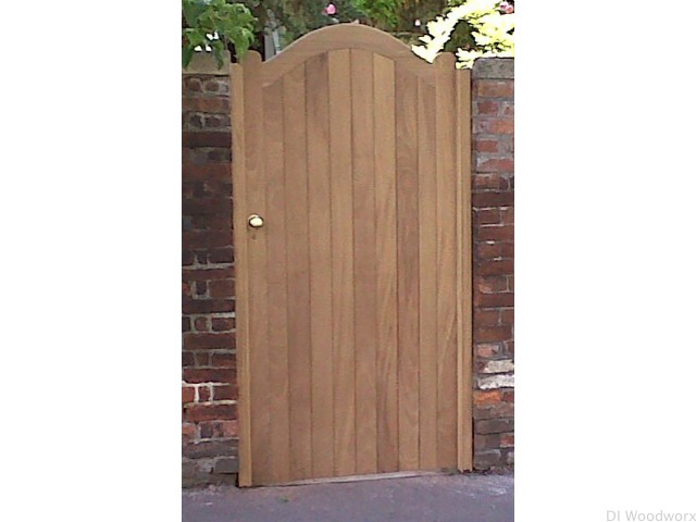 wooden-side-gate